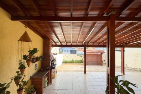 Vista da Sala de casa à venda com 3 quartos, 180m² em Parque das Colinas, Valinhos