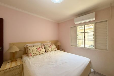 Casa à venda com 180m², 3 quartos e 3 vagasSuíte