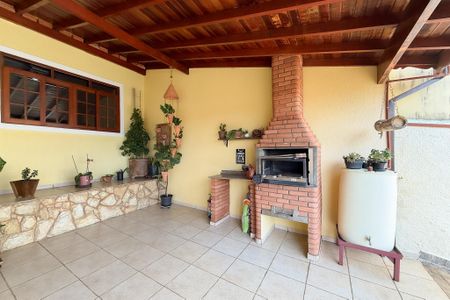 Churrasqueira de casa à venda com 3 quartos, 180m² em Parque das Colinas, Valinhos