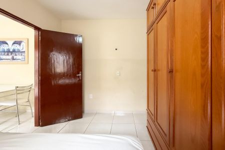 Casa à venda com 180m², 3 quartos e 3 vagasQuarto da edícula