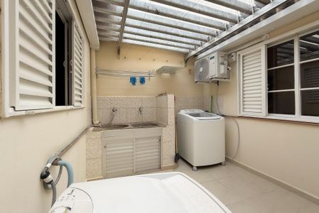 Casa à venda com 180m², 3 quartos e 3 vagasÁrea de Serviço