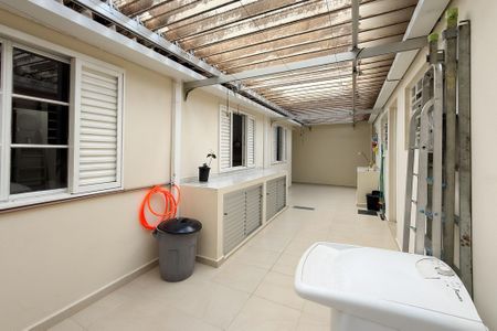 Casa à venda com 180m², 3 quartos e 3 vagasÁrea de Serviço