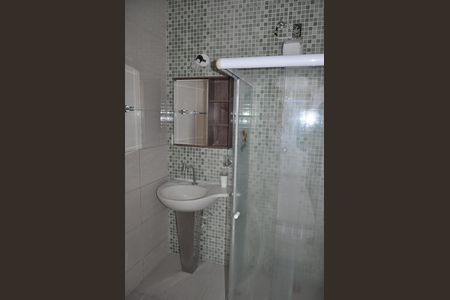 Casa de condomínio à venda com 62m², 2 quartos e 2 vagasBanheiro social