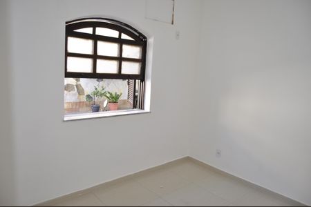 Casa de condomínio à venda com 62m², 2 quartos e 2 vagasQuarto