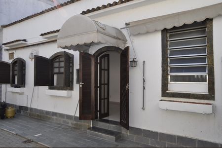 Casa de condomínio à venda com 62m², 2 quartos e 2 vagasFachada