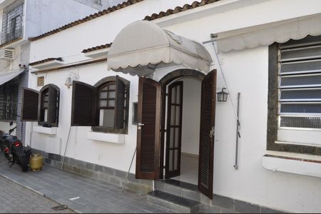 Casa de condomínio à venda com 62m², 2 quartos e 2 vagasFachada