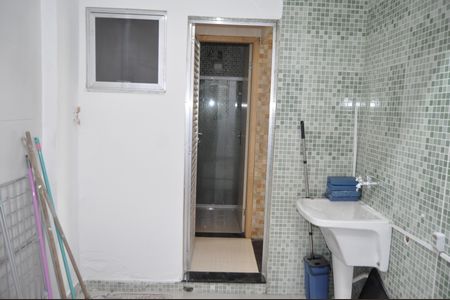 Casa de condomínio à venda com 62m², 2 quartos e 2 vagasBanheiro social