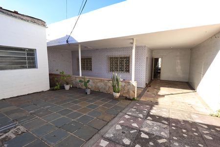 Garagem de casa para alugar com 5 quartos, 400m² em Alto Caiçaras, Belo Horizonte