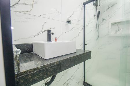 Banheiro de casa para alugar com 2 quartos, 100m² em Realengo, Rio de Janeiro