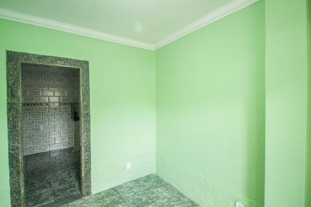 Sala de casa para alugar com 2 quartos, 100m² em Realengo, Rio de Janeiro