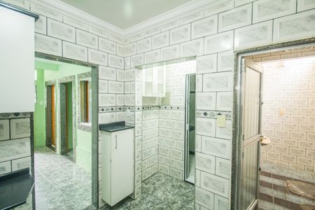 Cozinha e Área de Serviço de casa para alugar com 2 quartos, 100m² em Realengo, Rio de Janeiro