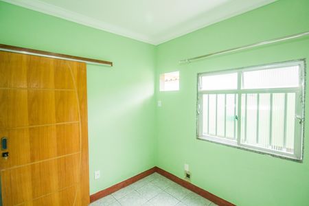 Quarto 1 de casa para alugar com 2 quartos, 100m² em Realengo, Rio de Janeiro