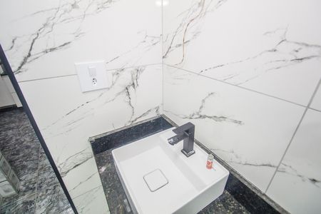 Banheiro de casa para alugar com 2 quartos, 100m² em Realengo, Rio de Janeiro