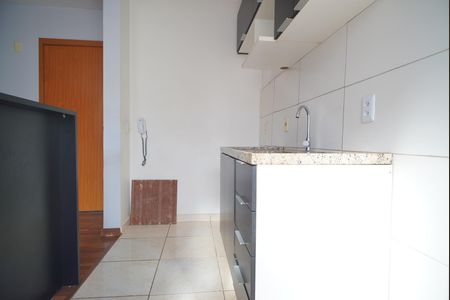 Cozinha de apartamento para alugar com 2 quartos, 45m² em Jardim Dona Leopoldina, Porto Alegre