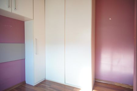 Quarto 1 de apartamento para alugar com 2 quartos, 45m² em Jardim Dona Leopoldina, Porto Alegre