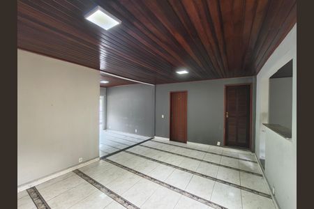 Casa para alugar com 100m², 5 quartos e 2 vagas