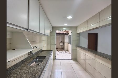 Casa para alugar com 100m², 5 quartos e 2 vagas