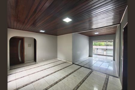 Casa para alugar com 100m², 5 quartos e 2 vagas