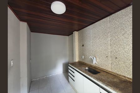 Casa para alugar com 100m², 5 quartos e 2 vagas
