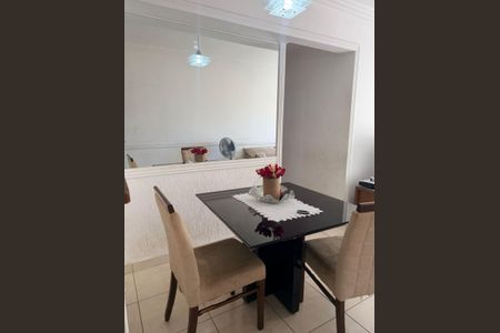 Apartamento à venda com 71m², 3 quartos e 1 vaga Apartamento à venda com 71m², 3 quartos e 1 vagaSala