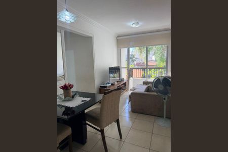 Apartamento à venda com 71m², 3 quartos e 1 vaga Apartamento à venda com 71m², 3 quartos e 1 vagaSala