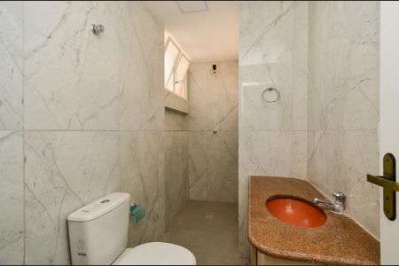 Apartamento à venda com 76m², 2 quartos e 1 vaga Apartamento à venda com 76m², 2 quartos e 1 vagaBanheiro Social