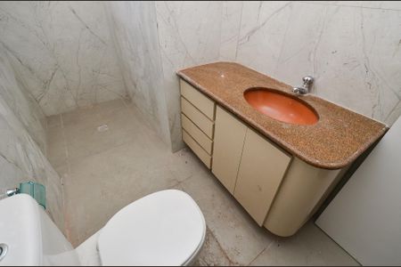 Apartamento à venda com 76m², 2 quartos e 1 vaga Apartamento à venda com 76m², 2 quartos e 1 vagaBanheiro Social