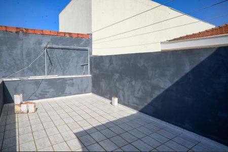 Casa para alugar com 102m², 1 quarto e 2 vagas Casa para alugar com 102m², 1 quarto e 2 vagasEscada para Terraço