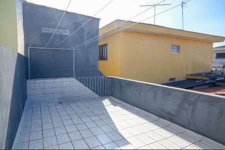 Casa para alugar com 102m², 1 quarto e 2 vagas Casa para alugar com 102m², 1 quarto e 2 vagasEscada para Terraço