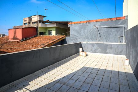 Casa para alugar com 102m², 1 quarto e 2 vagas Casa para alugar com 102m², 1 quarto e 2 vagasEscada para Terraço