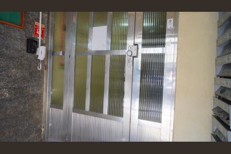 Hall de entrada de apartamento à venda com 2 quartos, 62m² em São João, Porto Alegre