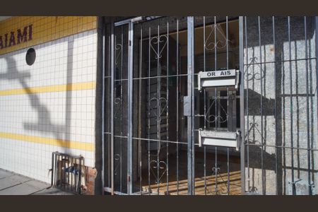 Hall de entrada de apartamento à venda com 2 quartos, 62m² em São João, Porto Alegre