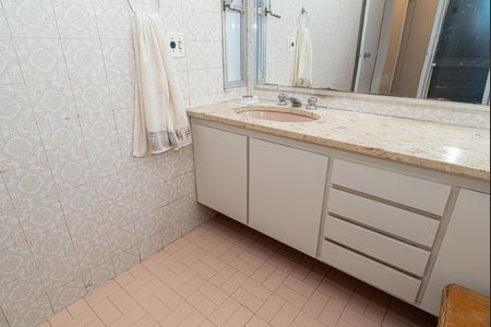 Apartamento para alugar com 128m², 3 quartos e 2 vagas Apartamento para alugar com 128m², 3 quartos e 2 vagasBanheiro 1