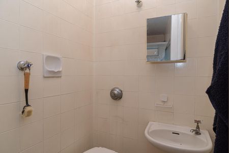 Apartamento para alugar com 128m², 3 quartos e 2 vagas Apartamento para alugar com 128m², 3 quartos e 2 vagasBanheiro de Serviço