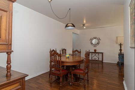 Apartamento para alugar com 128m², 3 quartos e 2 vagas Apartamento para alugar com 128m², 3 quartos e 2 vagasSala