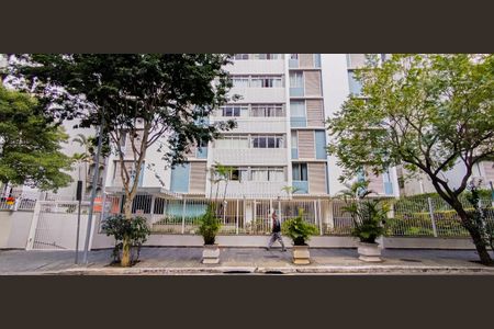 Apartamento para alugar com 128m², 3 quartos e 2 vagas Apartamento para alugar com 128m², 3 quartos e 2 vagasFachada
