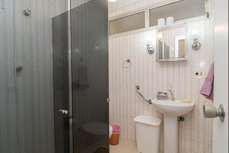 Apartamento para alugar com 128m², 3 quartos e 2 vagas Apartamento para alugar com 128m², 3 quartos e 2 vagasBanheiro 2