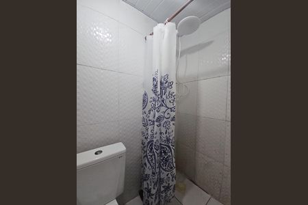 Banheiro da Suíte de casa para alugar com 3 quartos, 55m² em Boca do Rio, Salvador