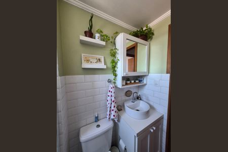 Banheiro de apartamento à venda com 2 quartos, 52m² em Vila Santana, São Paulo