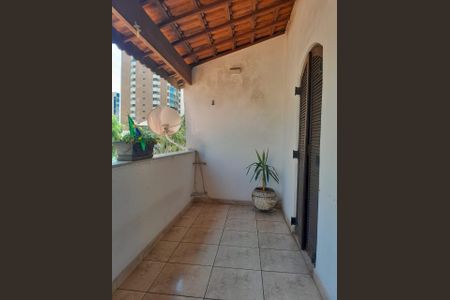 Varanda de casa à venda com 6 quartos, 224m² em Santo Antônio, São Caetano do Sul