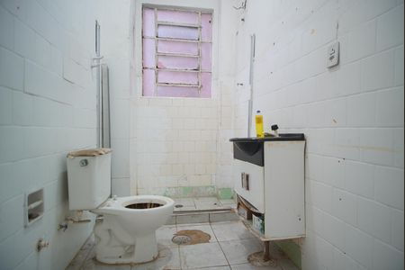 Banheiro de apartamento para alugar com 1 quarto, 39m² em Centro Histórico, Porto Alegre