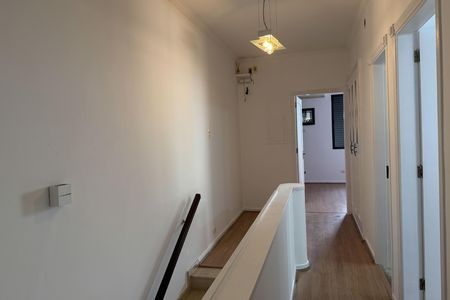Casa para alugar com 200m², 3 quartos e 2 vagas Casa para alugar com 200m², 3 quartos e 2 vagasCorredor