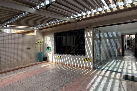 Casa para alugar com 200m², 3 quartos e 2 vagas Casa para alugar com 200m², 3 quartos e 2 vagasÁrea comum