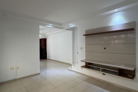 Casa para alugar com 200m², 3 quartos e 2 vagas Casa para alugar com 200m², 3 quartos e 2 vagasSala 1