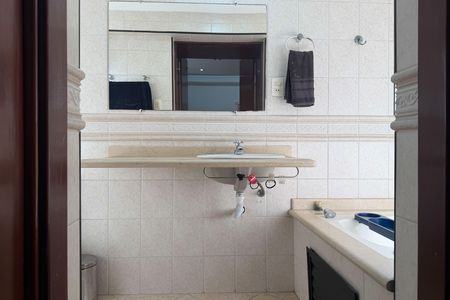 Casa para alugar com 200m², 3 quartos e 2 vagas Casa para alugar com 200m², 3 quartos e 2 vagasBanheiro da Suíte 1