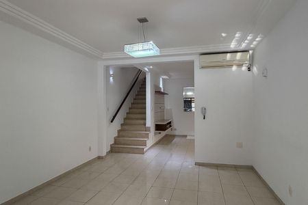 Casa para alugar com 200m², 3 quartos e 2 vagas Casa para alugar com 200m², 3 quartos e 2 vagasSala 1
