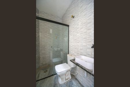 Banheiro de casa de condomínio para alugar com 1 quarto, 40m² em Vila Carrão, São Paulo