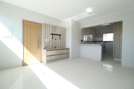Sala de apartamento para alugar com 2 quartos, 62m² em Santa Mônica, Uberlândia
