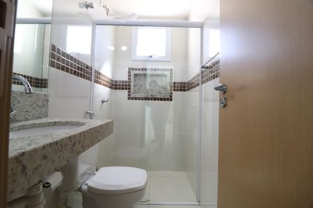 Banheiro Social de apartamento para alugar com 2 quartos, 62m² em Santa Mônica, Uberlândia