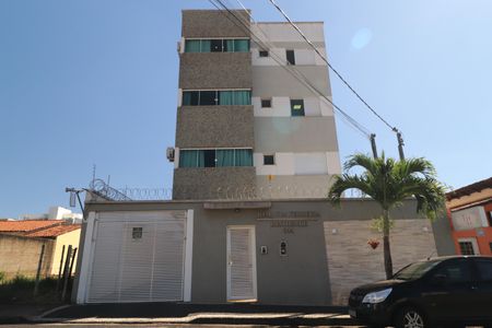 Fachada de apartamento para alugar com 2 quartos, 62m² em Santa Mônica, Uberlândia